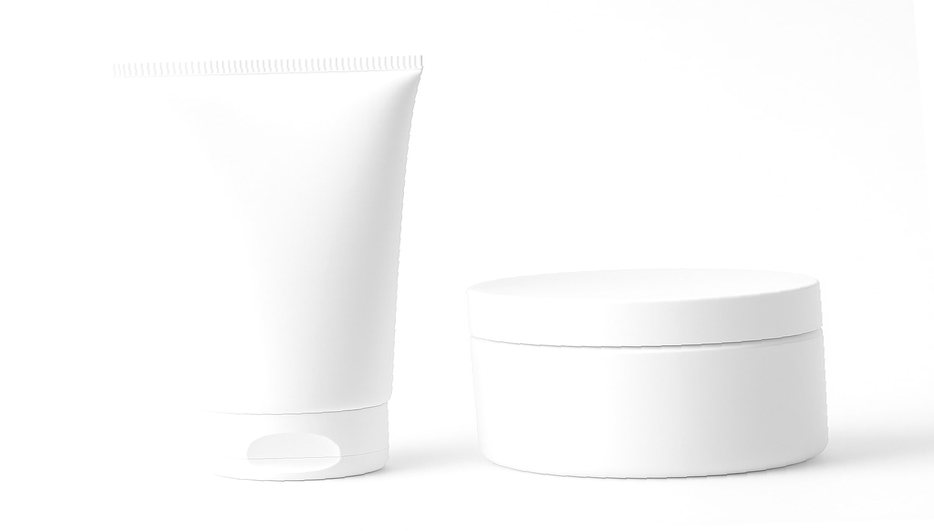 Come proteggere il viso dal sole e dalle macchie cutanee: consigli antiage 